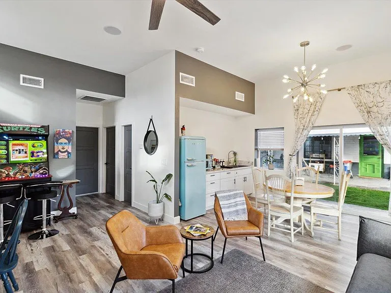 1701 W Mitchell Dr #CASITA — Photo 4