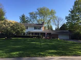 910 Burris Ave, Lake Bluff, IL 60044