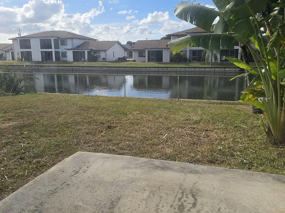 618 SE 13th Pl