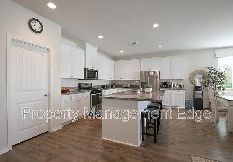 29513 Village Pkwy — Photo 7