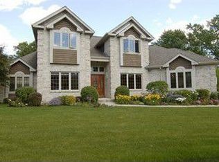 685 Oak St, Roselle, IL