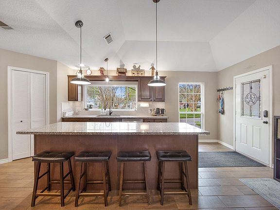 4th image of 15930 Fm 1485 Rd