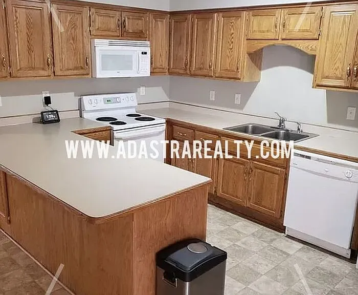 704 Meadow Ct #A — Photo 5