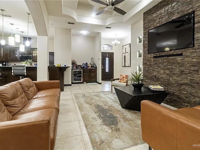 2504 Sevilla St — Photo 4