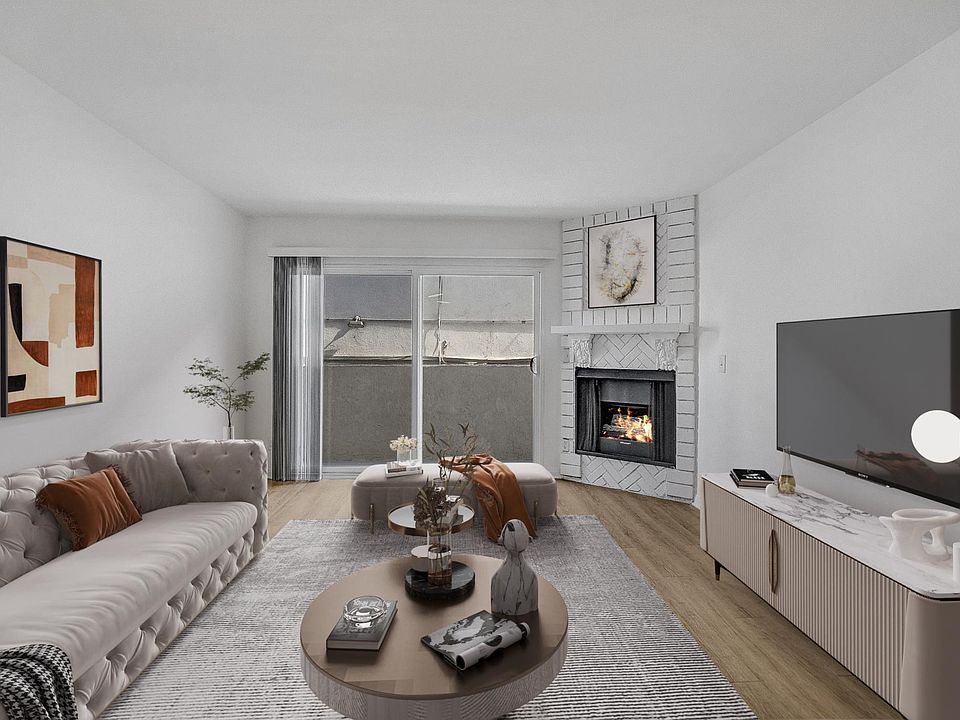 1st image of 10721 Moorpark St APT 102