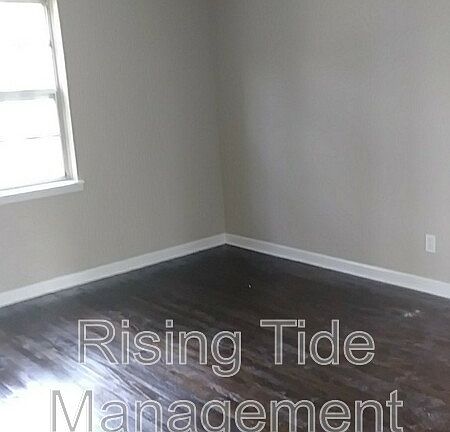 4th image of 1006 N Mountain Dr