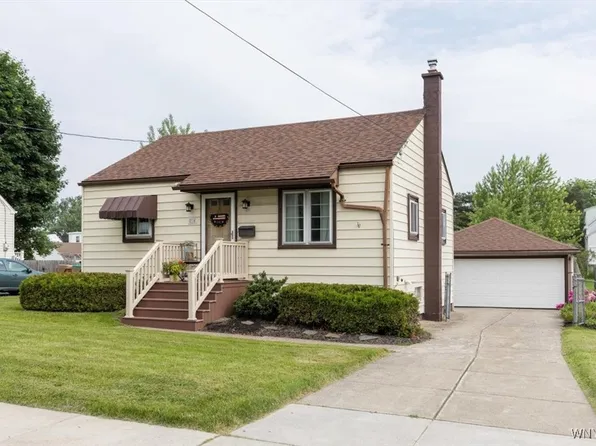 210 Evergreen Pl, Cheektowaga, NY 14225