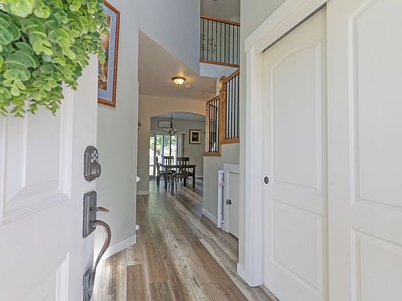 5th image of 5802 NE 62nd Cir