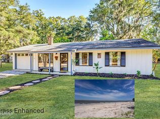 28 W Cedar Rd, Saint Helena Island, SC 29920