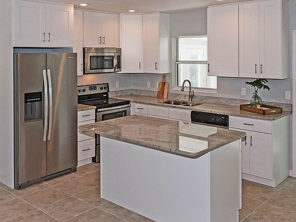 5th image of 13 Sea Park Dr
