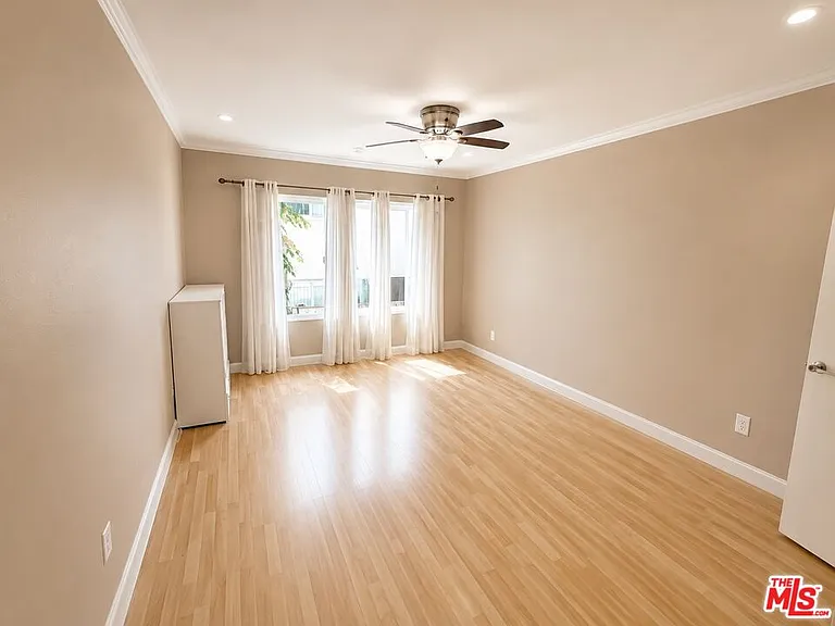5870 Green Valley Cir #129 — Photo 14