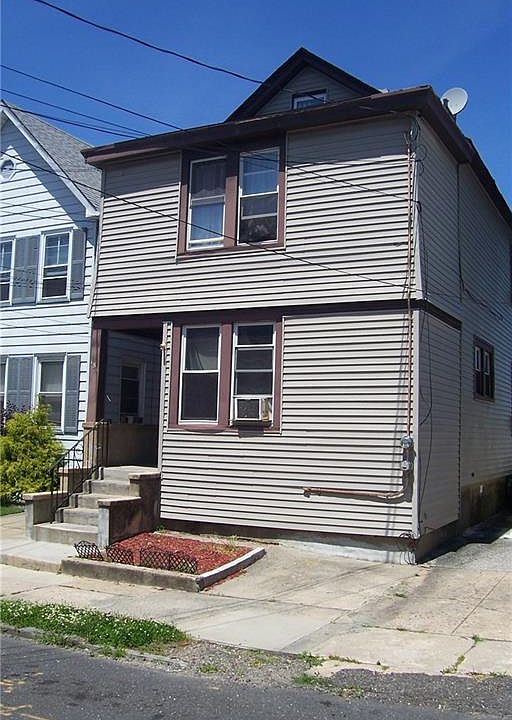 2nd image of 151 Stockton St