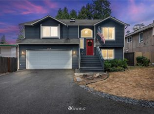 15519 Corliss Ave N, Seattle, WA 98133