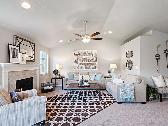 Edgewood - Living Room