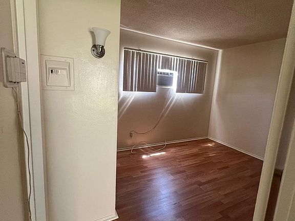 4th image of 7652 Comstock Ave APT B