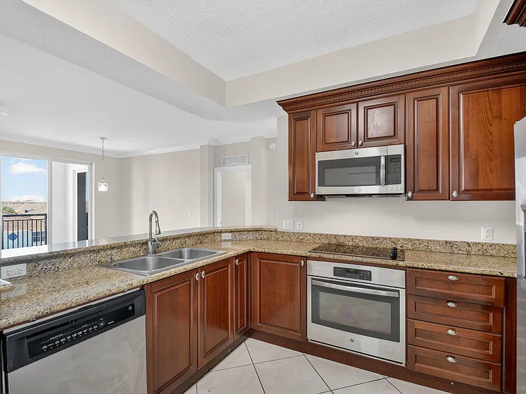 1660 Renaissance Commons Blvd #2517 — Photo 11