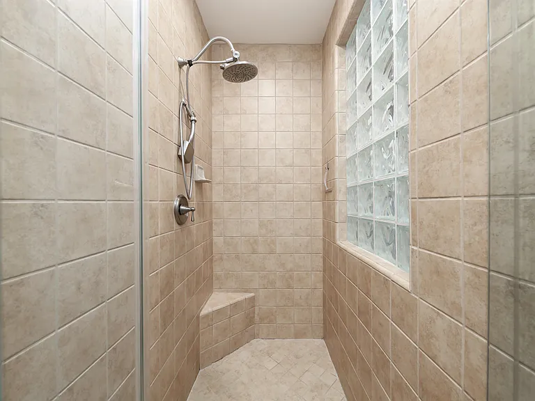 2624 Oakley St — Photo 20