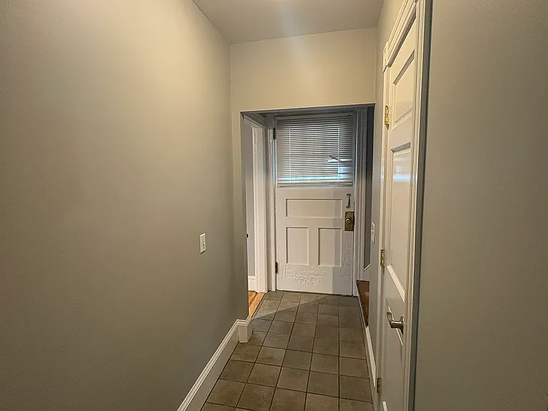 13 Clyde St — Photo 5