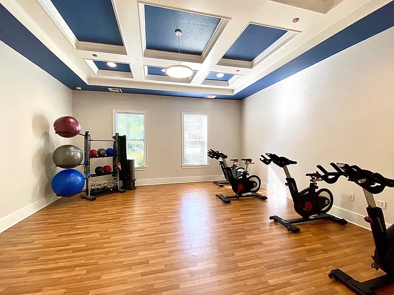 Ashley Park Apartments — Photo 18