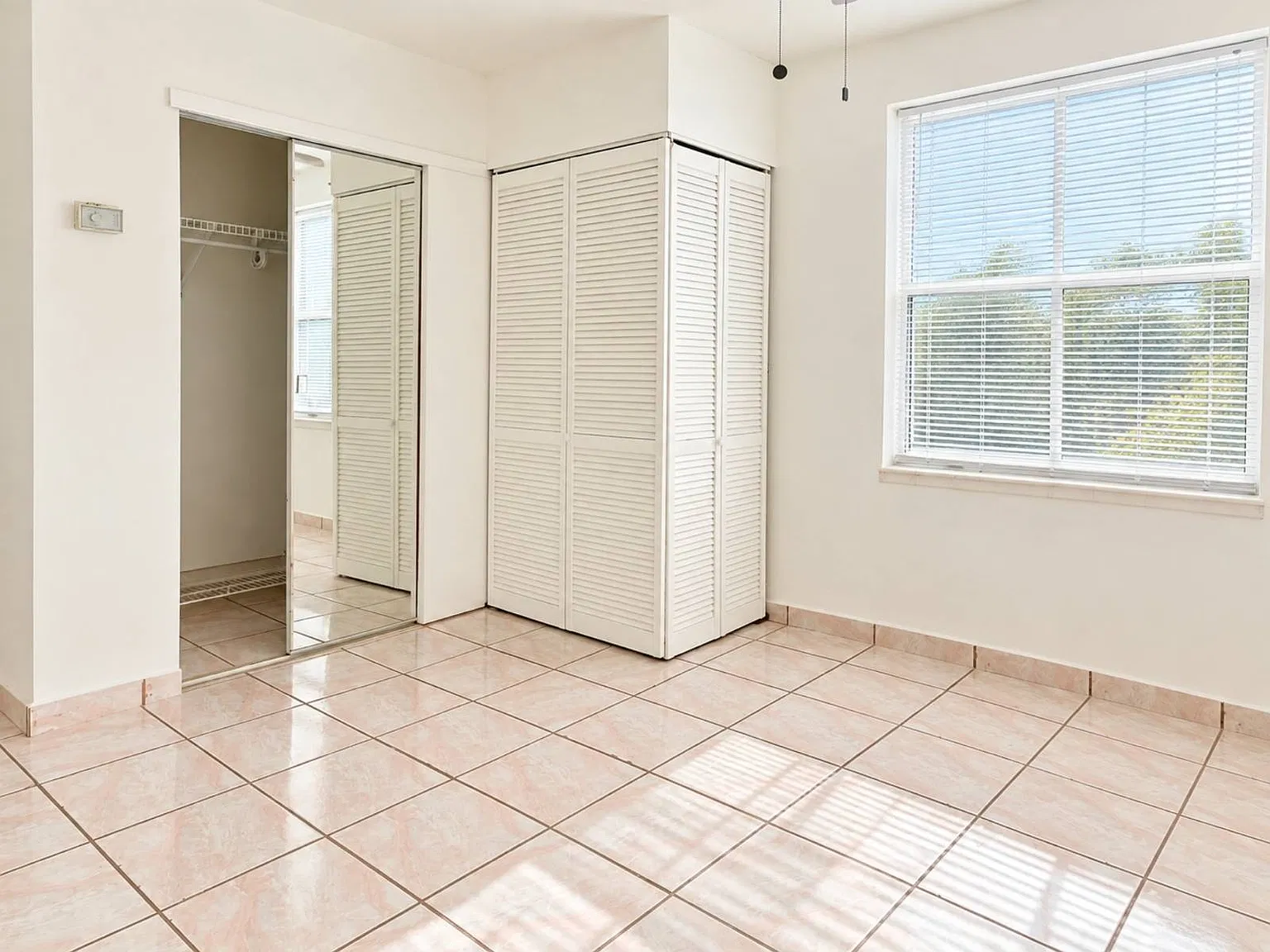 2 bed, 1.0 bath, 800 sqft, $2,100 — Photo 3