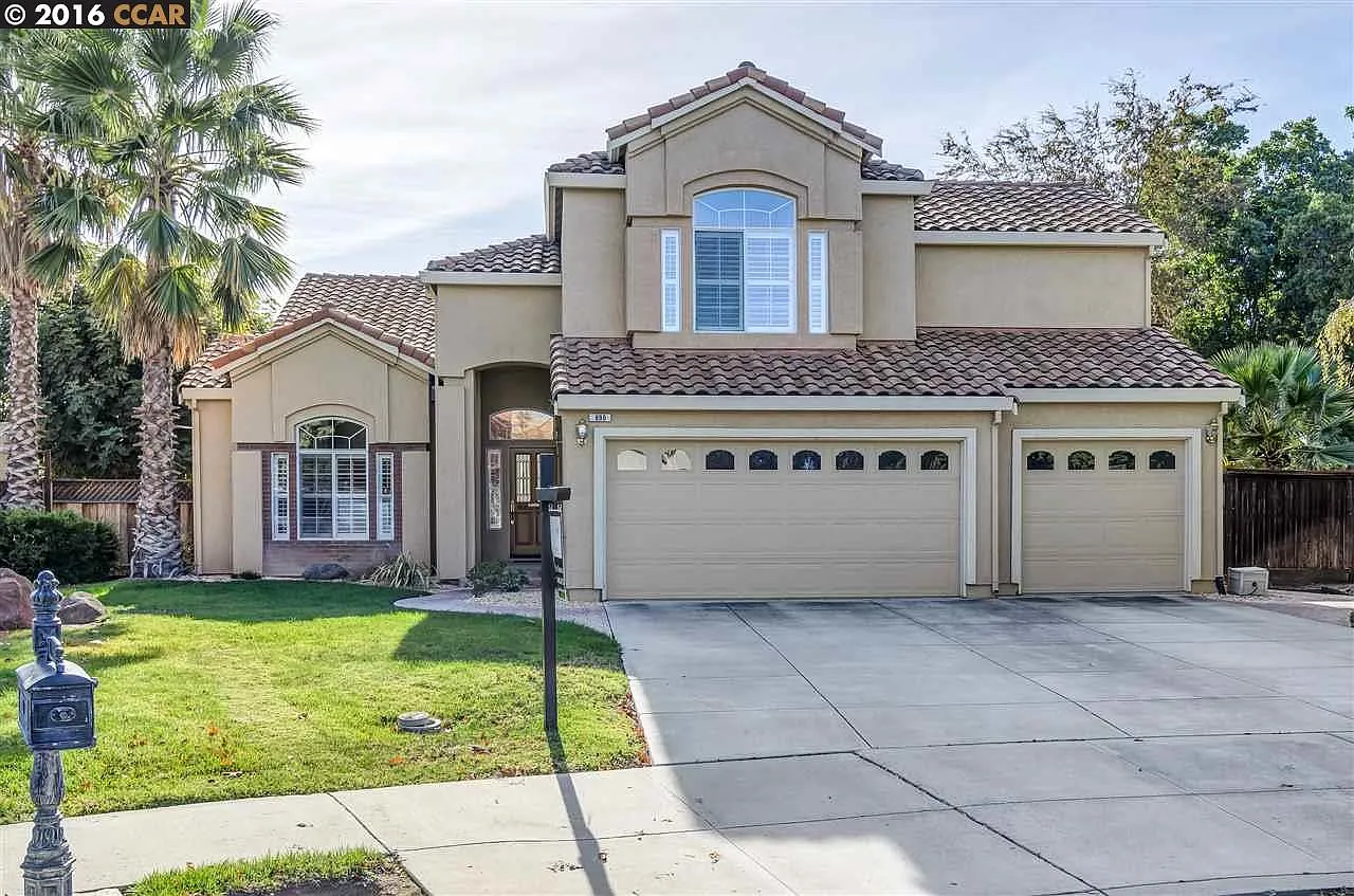 890 Outrigger Cir photo 1