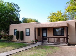 704 Green Valley Rd NW, Los Ranchos De Albuquerque, NM 87107