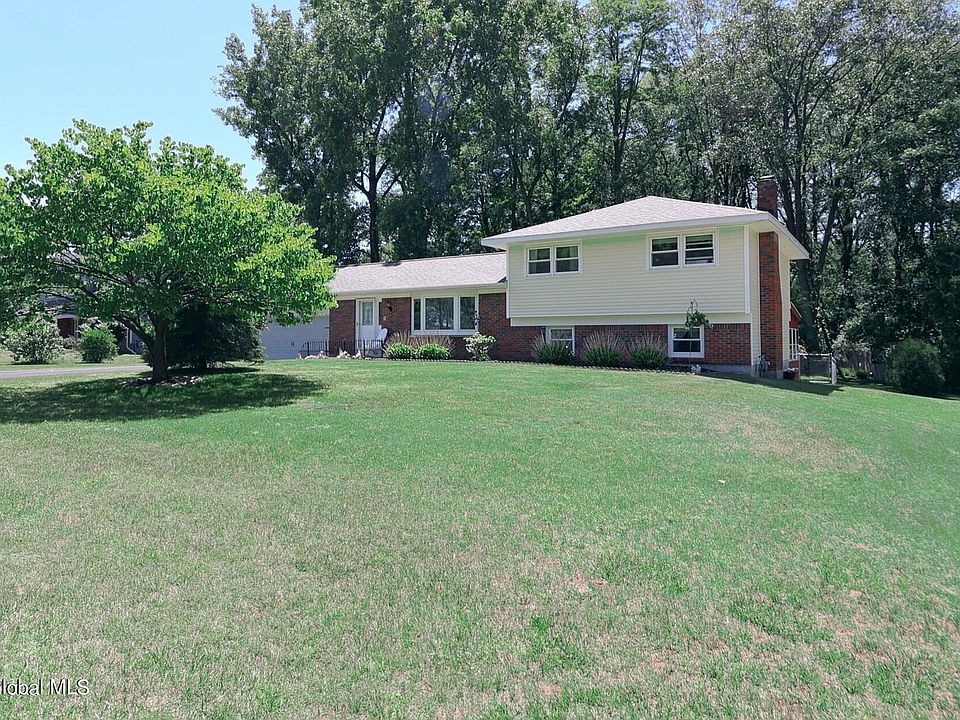 1st image of 3 Northcrest Dr