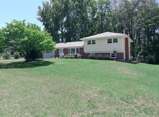 3 Northcrest Dr, Clifton Park, NY 12065