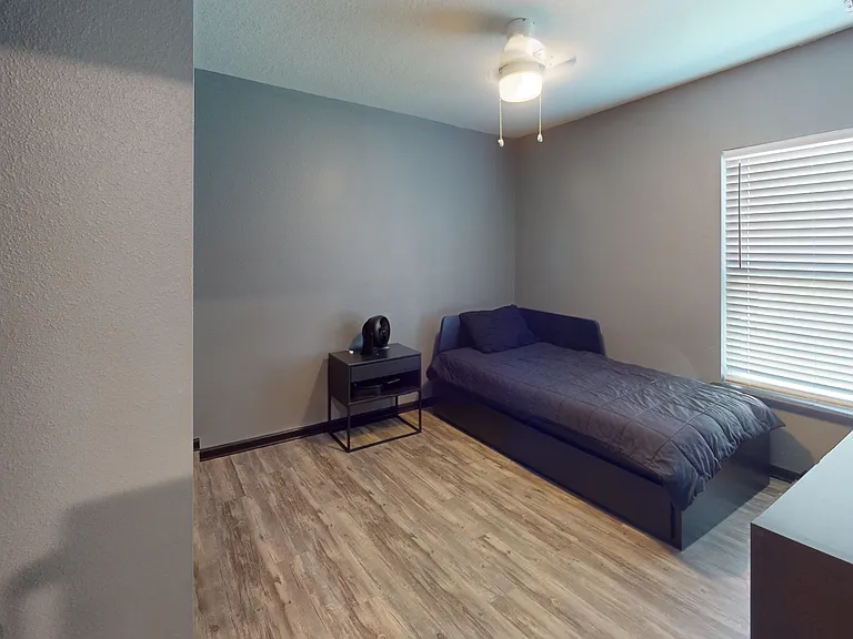 350 Hepburn Rd — Photo 9