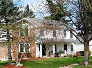 15907 Eagles Landing Ct, Chesterfield, MO 63017