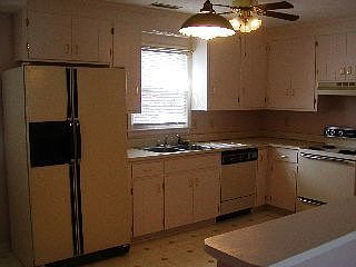 5th image of 419 W Cadbury Dr