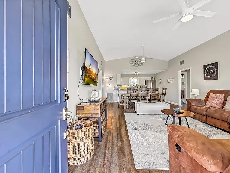21600 Zachary Dr — Photo 5