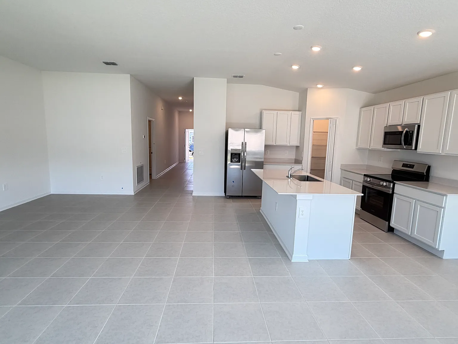 KB 4585 Golden Knight Blvd — Photo 3