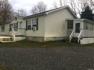 2115 Murdock Rd, Lyndonville, NY 14098