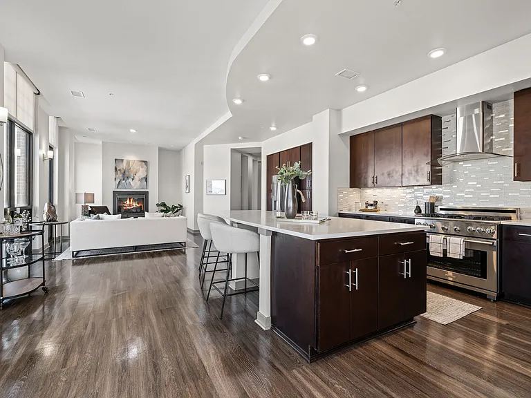 Kent Place Residence — Photo 26