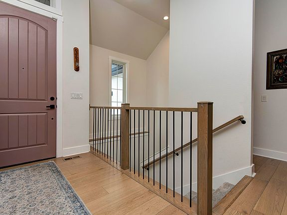 3rd image of 6099 S Hampton Avenue