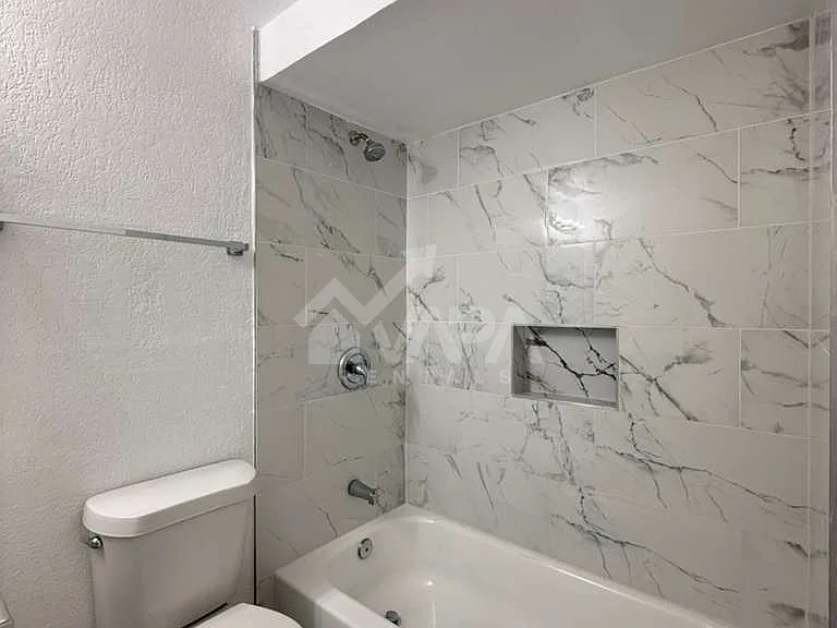 518 Jamaica Dr — Photo 17