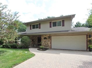 513 E Balsam Ln, Palatine, IL 60074