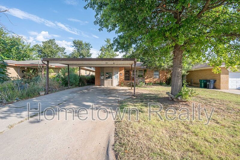 1st image of 2621 SW 52nd St