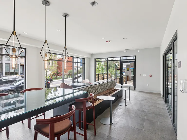 Park Morton Apartments — Photo 31