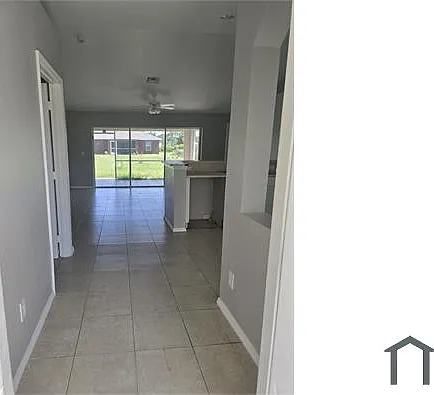 3 bed, 1272 sqft, $1,895 — Photo 2