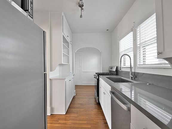 4th image of 601 Garnet St #1/2