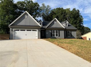 429 Winchester Dr, King, NC 27021
