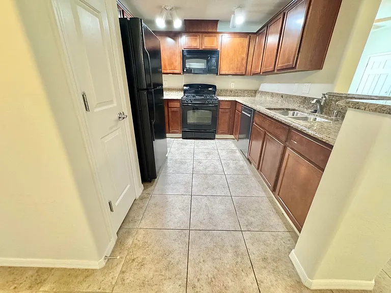 6868 Sky Pointe Dr #1036 — Photo 13