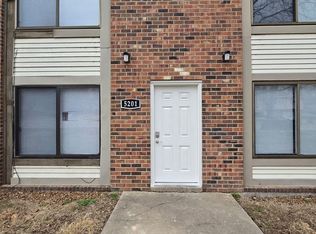 5201 S Brooks Dr #C, Jefferson City, MO 65109