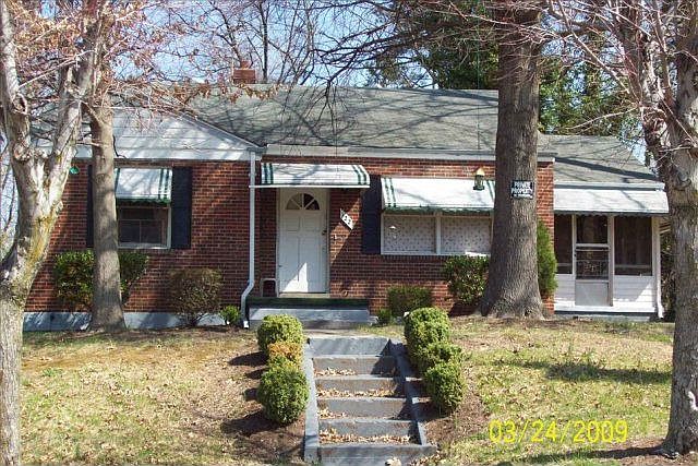 1st image of 122 Mary Miles Dr