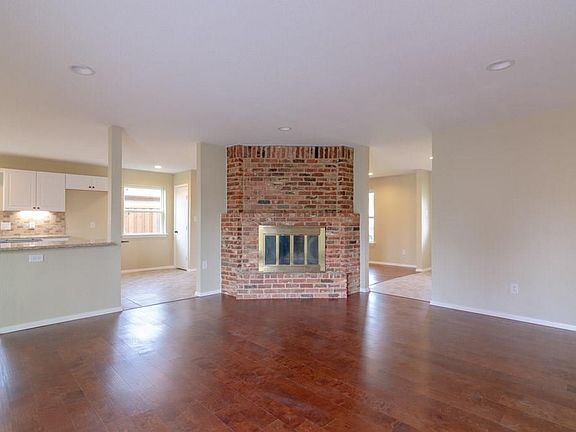 4th image of 2116 Cornell Dr