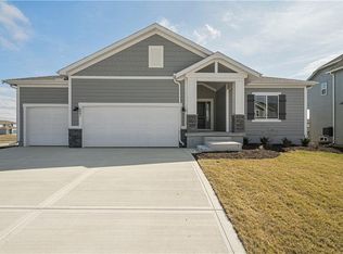 4401 SW Grindstone Cir, Lees Summit, MO 64082