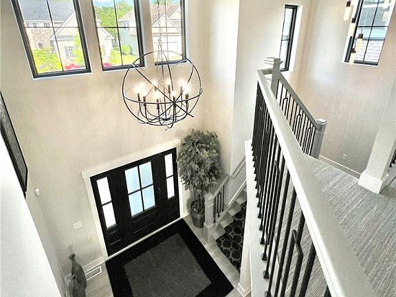 4th image of 350 Eagle Point Dr