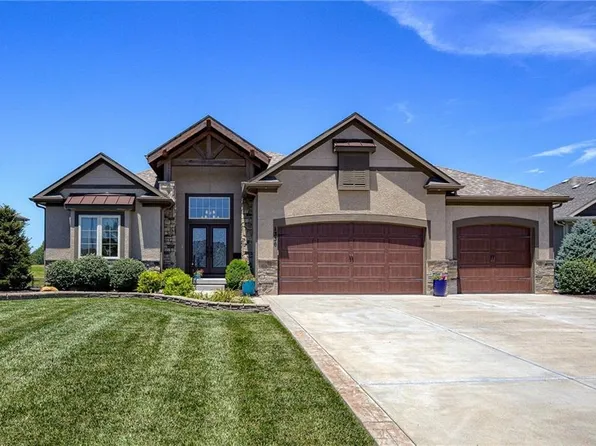 1336 NE Brandywine Rd, Lees Summit, MO 64064
